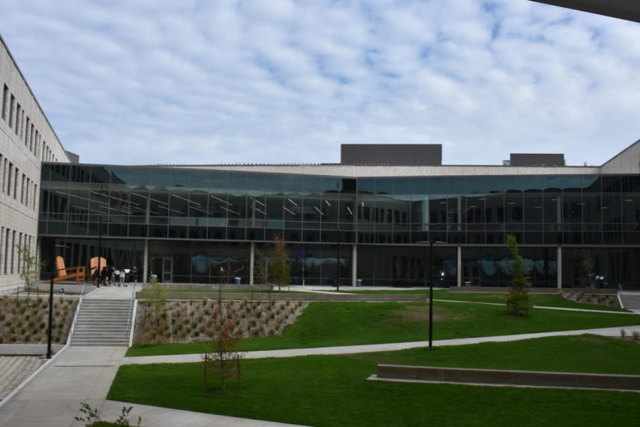 The front of Mountainside High School,
which opened this fall in Beaverton School
District.