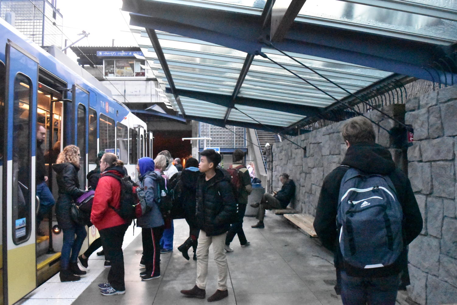 Passengers board
the MAX light rail at
Sunset Transit Center
on Jan. 10. Many
Lincoln students
rely on TriMet to get
to school, though
funding for free pases
could soon be cut off.