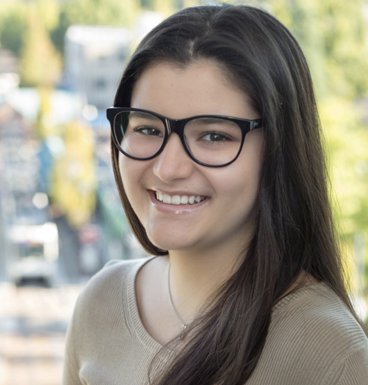 Pilar Agudelo,
pictured here, is
the President of
Lincoln’s Kids First
Project, as well
as being involved
in the leadership
of MEChA, Model
United Nations,
and Planned
Parenthood’s Teen
Council. She also
organized Lincoln’s
multicultural
assembly in April.