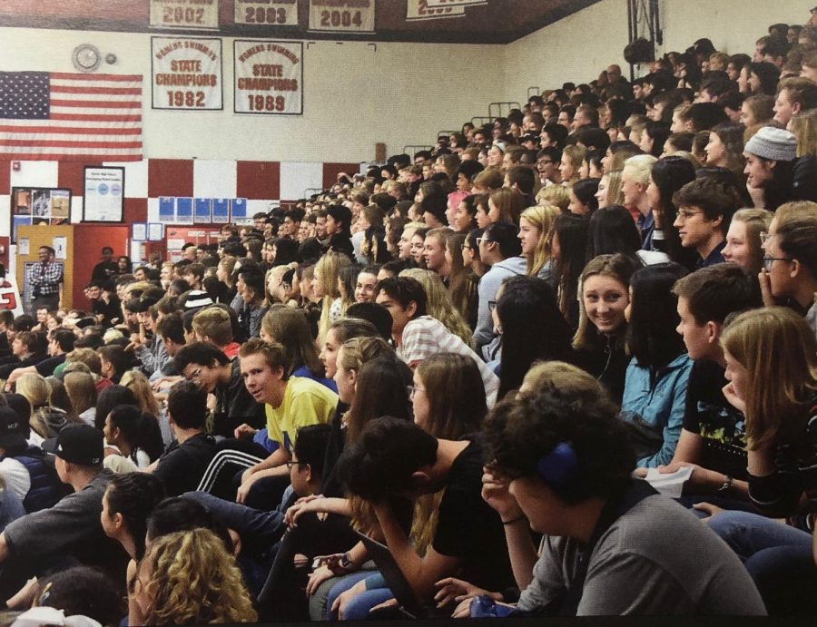 Students+watch+Hoopfest+during+the+2018-19+school+year.+Photo+courtesy+of+the+Lincoln+Yearbook+team.