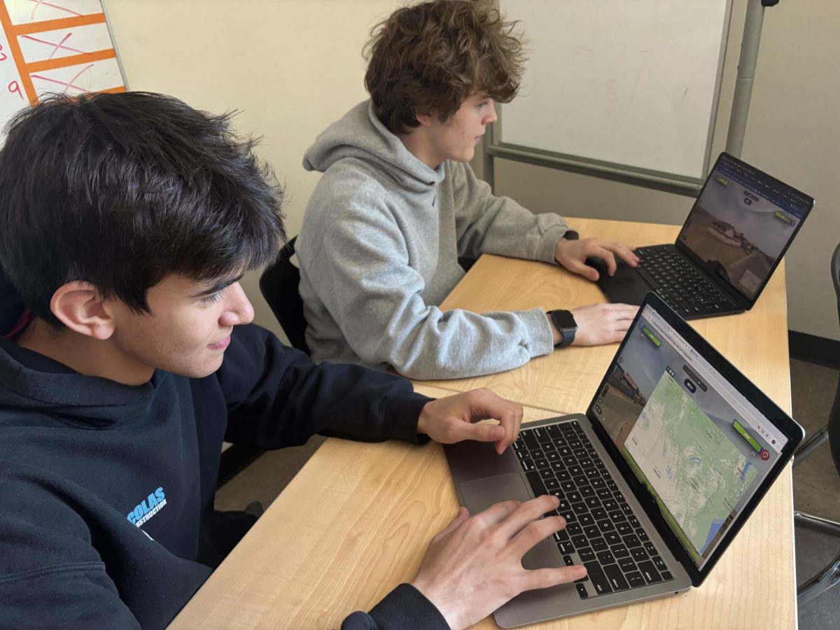 Seniors Tobias Schwab and Ben Henry de Tessan play Geoguessr together. Geoguessr, along with other geography games, has recently enraptured students.

Courtesy of Douglas Siegel
