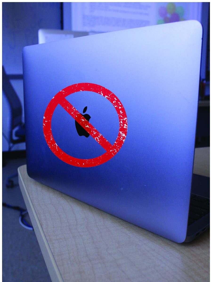 The implementation of Yondr pouches has
overshadowed the new ban on personal
computers and Bluetooth headphones, but
students don’t like either.
By Ravi Weinrobe