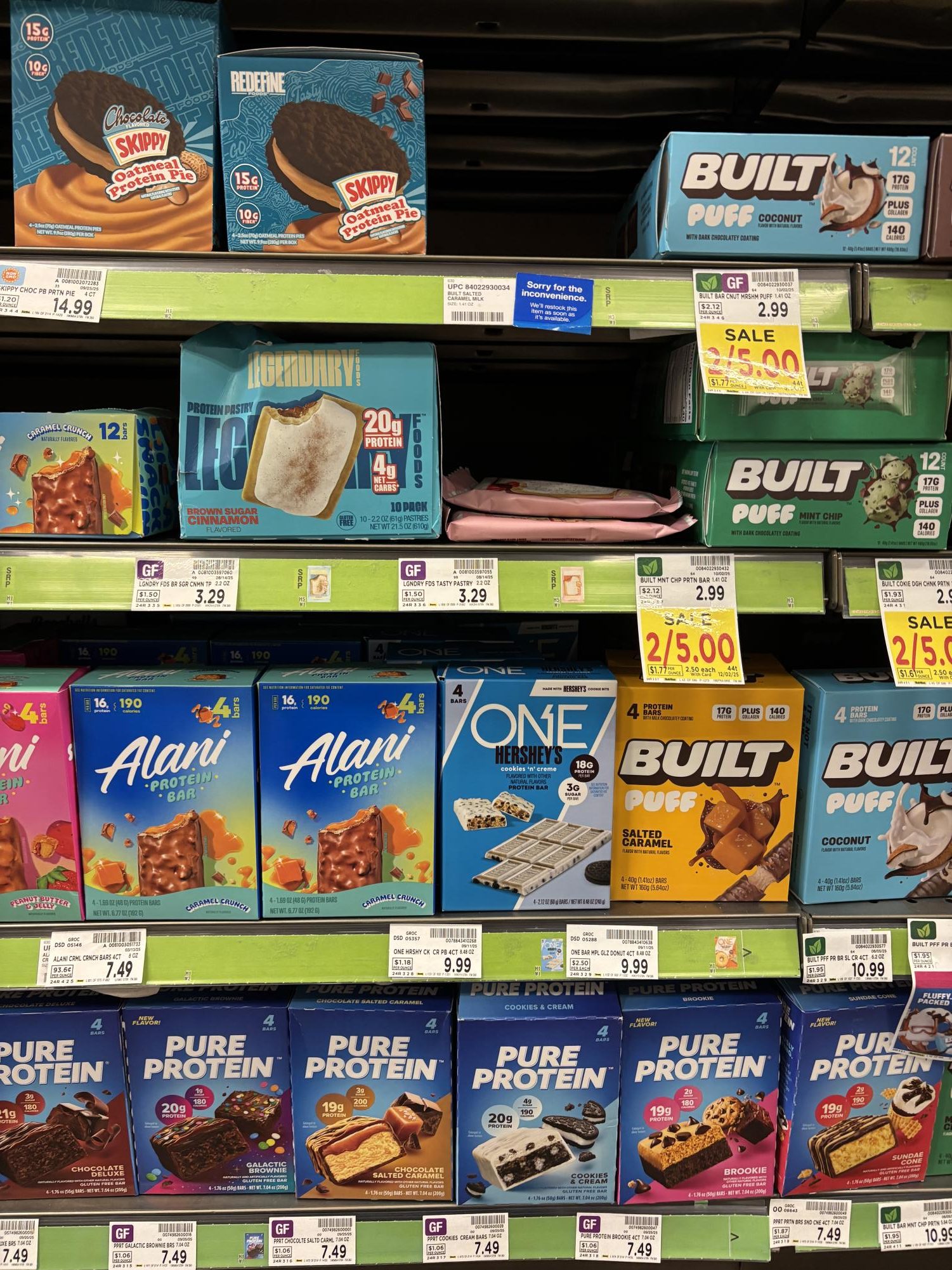 Due to the recent popularity of high-protein diets and food, many superstores like Fred Meyer on W Burnside St. have aisles filled with protein-packed treats.
By Scarlett Dempsey